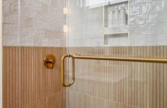 Beautiful Renovated Apartment One Block from King - Foto 11