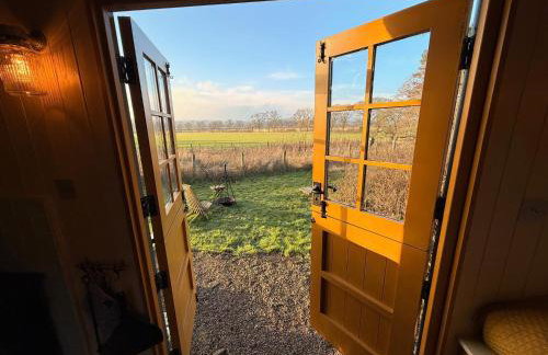 Cosy romantic shepherd hut in open countryside - Foto 10
