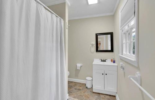 Park your Boat! Mins from the Ocean•Screened Porch - Foto 29