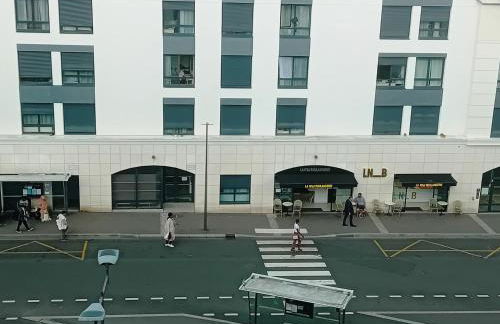 T3 en face de la gare, Terrasse-Rooftop, Parking - Foto 15