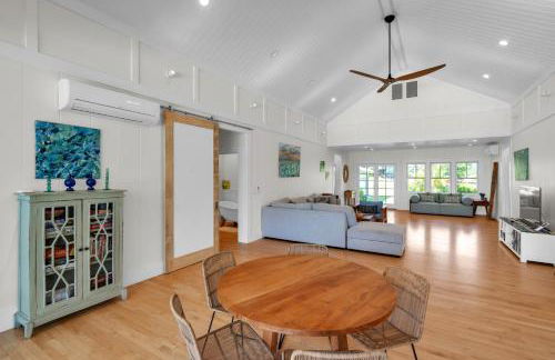 Gorgeous Renovated 1937 Plantation Style Beach House 50 Steps To The Center Of The Beach 5 Bedroom Home by RedAwning - Foto 70