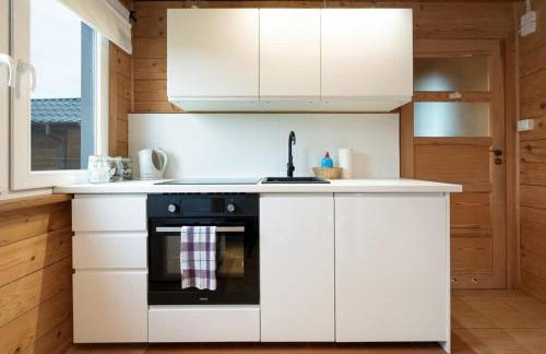 Rodzinny Dom z Ogrodem i Parkingiem z 3 Sypialniami by Noclegi Renters - Foto 3