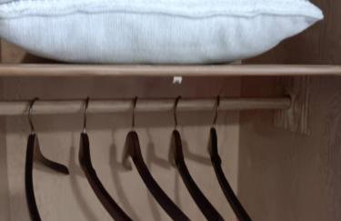 Mid Century Style Cottage Near Historic Downtown - Foto 11