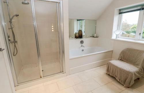 Penarvon House - Stunning Waterfront Escape with Games Room - Foto 9