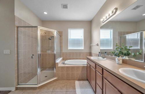 Beautiful home with a huge pool! - Foto 14