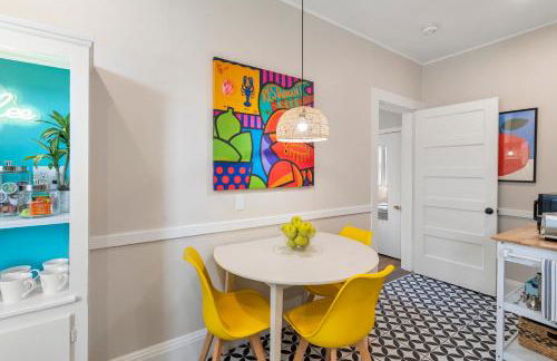 Downtown Beverly Minutes to Salem+Train w/Parking - Photo 19