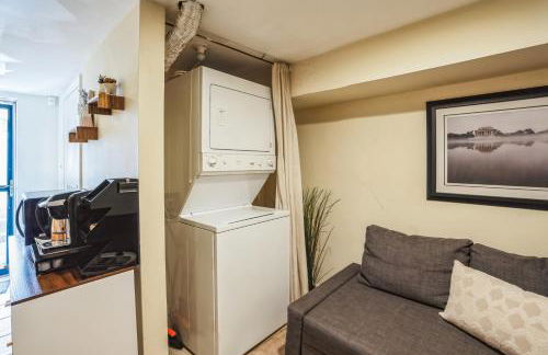 1BR Queen Suite w secure Parking and FiberOptics - Foto 17