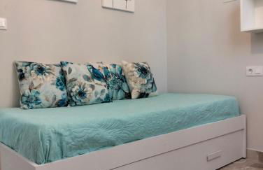 APARTAMENTO SOL - 2 apartamentos céntricos juntos cerca de la playa, ideales para grupos grandes - Foto 3