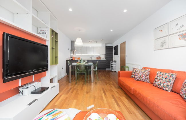 Two Bedroom Flat With Balcony in Central Wimbledon by Underthedoormat - Foto 11