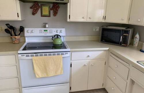 Fairway Apartments Unit 1 - Photo 2