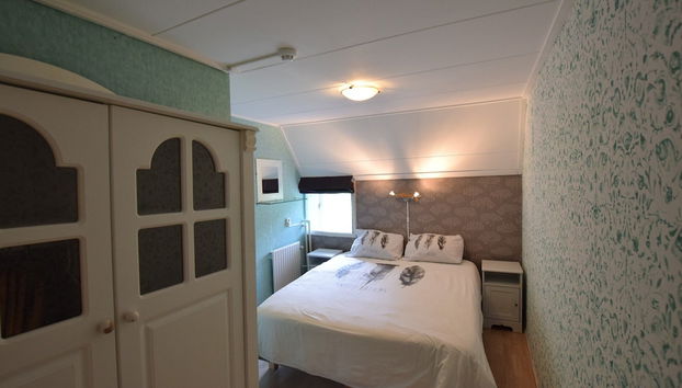 Quaint Farmhouse near River in Oosterwijk - Foto 5, Zimmer