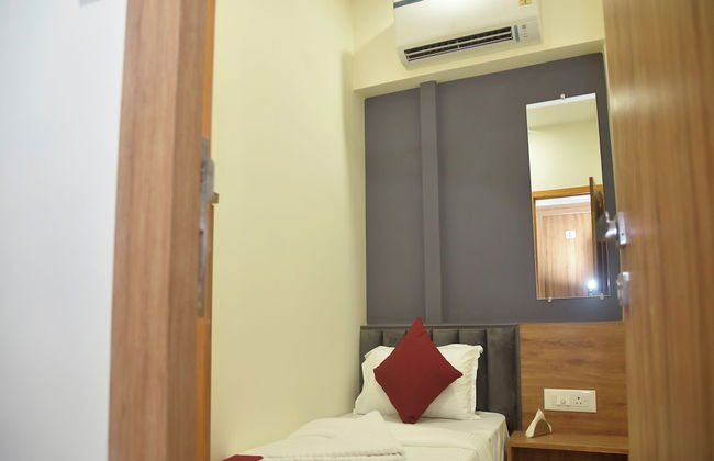 Vogue Cabin Stay Near NESCO - Foto 29