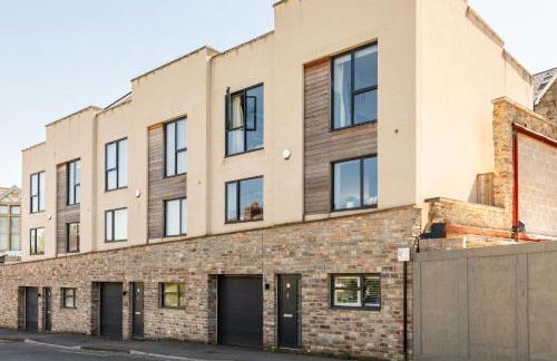 Stylish Family Home with Garden - Foto 40