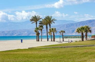 Apartamentos Deluxe Roquetas de Mar con Golf y Piscina Climatizada, Parking privado - Foto 9