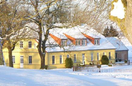 Gut-Rattelvitz-Parterre-A-hochwertig-Sauna-Kamin-eTankstelle-Spielscheune-15-000qm-Parkland - Foto 66