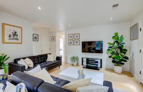 Santana Row Garden Retreat Private Executive Residence with Koi Pond and Waterfall Walk to Santana Row Valley Fair Dining and Shopping Private Entrance - Photo 24