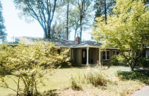 Grass Valley Home with Hot Tub - Photo 47