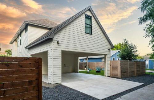 Queens Gambit - 7 Minutes from Downtown - Sleeps 16 - Foto 40