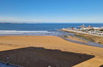 Espectacular piso 1ª Linea de Playa - Foto 1