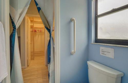 Pet-Friendly Sebastian Home with Porch and Lake View! - Foto 13