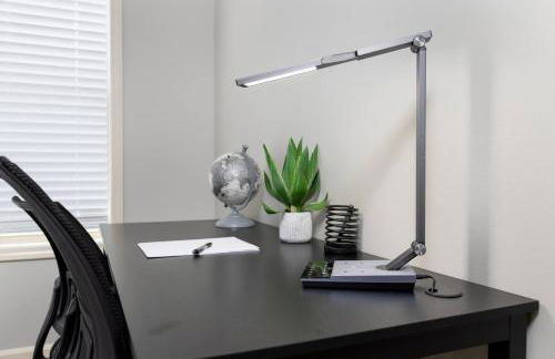 Home Away from Home 3 Close to KCI Airport, Weston - Foto 7