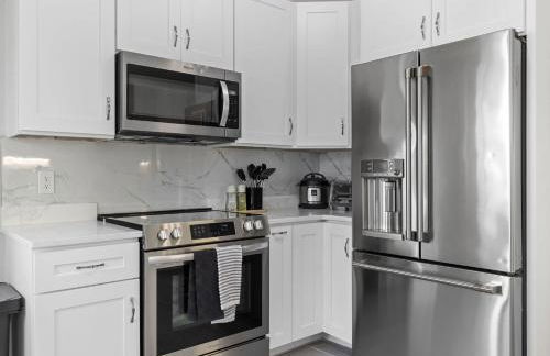 Boston 4BR Home with Parking BBQ Fire - Photo 22