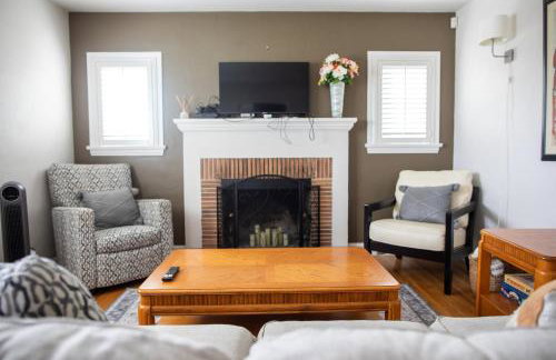 Historic, Family-Friendly Home in Downtown - Photo 1