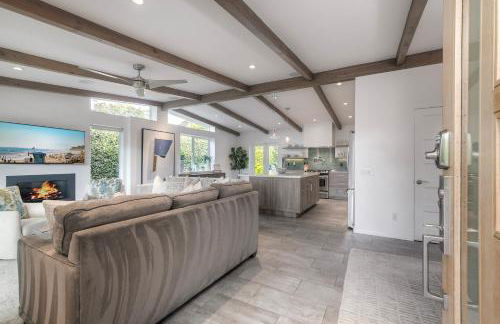 Luxury 3-Bed Beach Cottage with Hot Tub, Fire Pit, BBQ - Walk To Beach - Foto 14