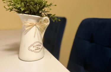 Yellow Home - Photo 19