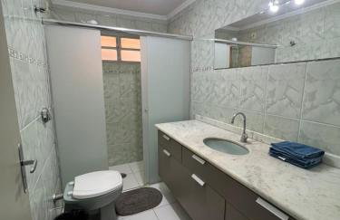 Apê Espaçoso 3 Qtos no coração da cidade - Foto 26