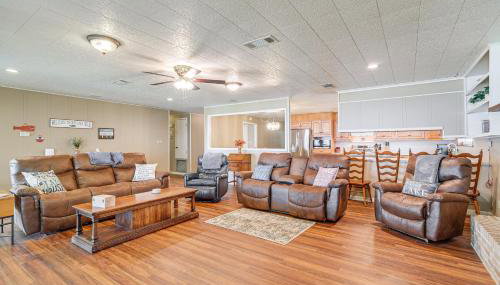 Lakefront Gem with Boat Dock and Fishing Pier in Many - Foto 5