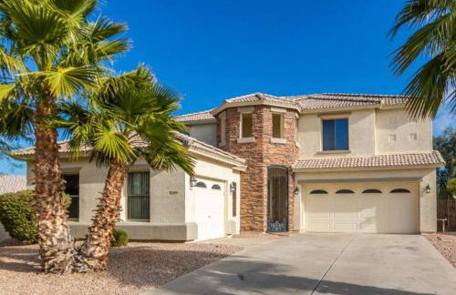 Heated Pool • Mini Golf • Huge Backyard • King Bed - Foto 8