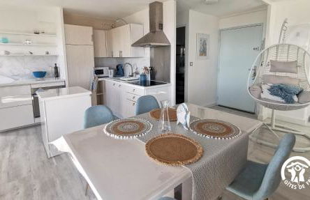 La Sirène - Loft moderne et lumineux avec vue panoramique sur Mer Méditerranée et port de plaisance - Foto 8