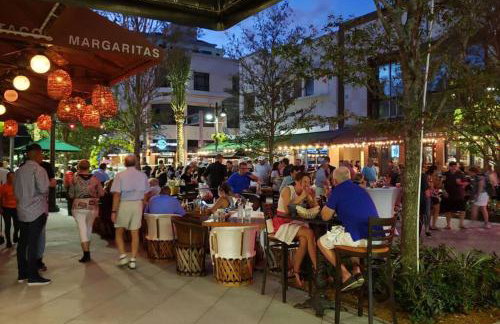 Whole House+Renovated+Pool+Lanai+BBQ+Close to All - Foto 19