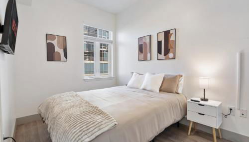 Uptown Luxury - Top Floor King Suite, Free Parking - Foto 5