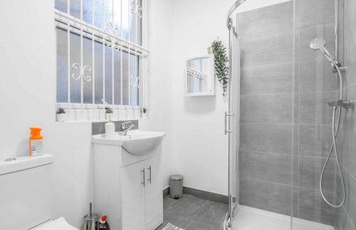 Charming London Flat Near Wembley Parks & Garden - Foto 6