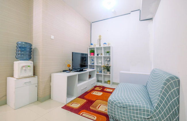 Furnished Green Pramuka 1BR Apartment with Modern Style and City View - Foto 9