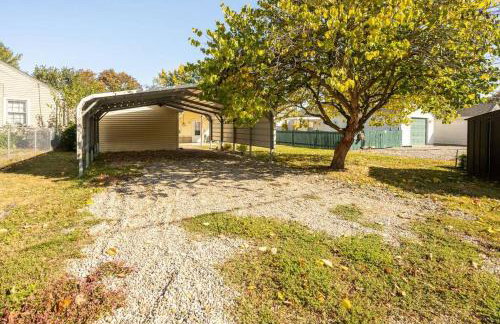 Charming Modern Farmhouse Retreat - Foto 28