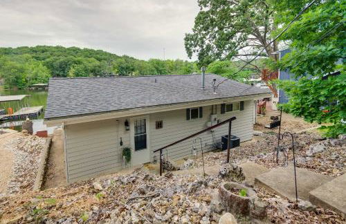 Lakefront Sunrise Beach Home with Private Dock! - Foto 26