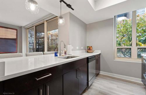 The Bernadin- Designer 3BR City Center with Balcony - Photo 23