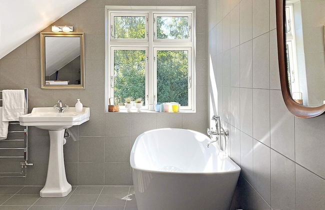 6 Person Holiday Home in Tanumshede - Photo 10