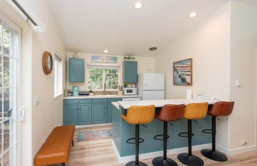 Sequim Escape with Gas Grill and Deck, Walk to Beach! - Foto 3