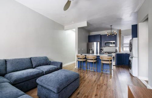 Ultimate Urban living at Centrally Located Apartments - Photo 3