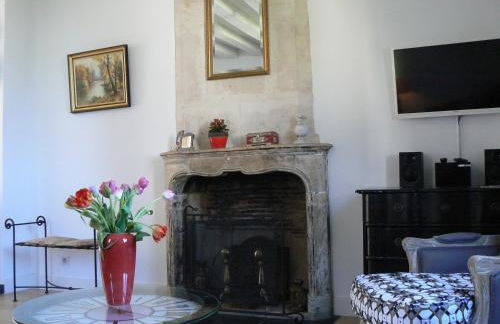 Petite Maison Romantique au calme, Cœur Historique, vue Ville et Jardin - Foto 4