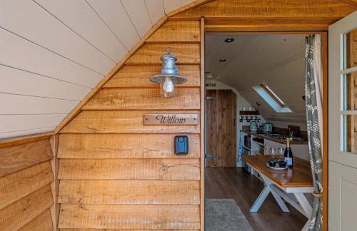 Willow Stylish pod with peaceful rural views - Photo 6