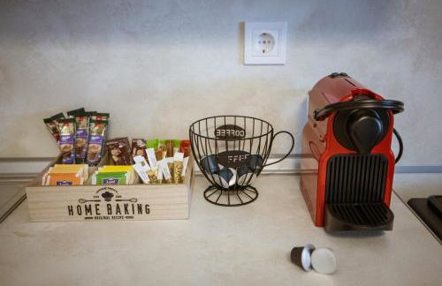 Riverside Escape ,modern residence with courtyard - Photo 19