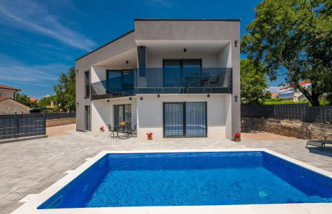 Apartments Villa "Aurea" with pool - Photo 1