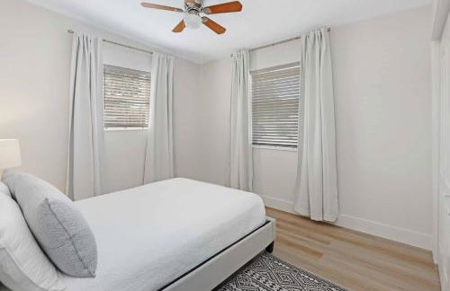 Totally Renovated Near Beach - Photo 15