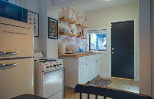 Historic Orlando Casita Love Apt A with backyard - Foto 16