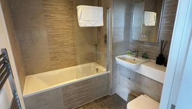 Stylish 1BR with Comfy Vibes - Foto 2
